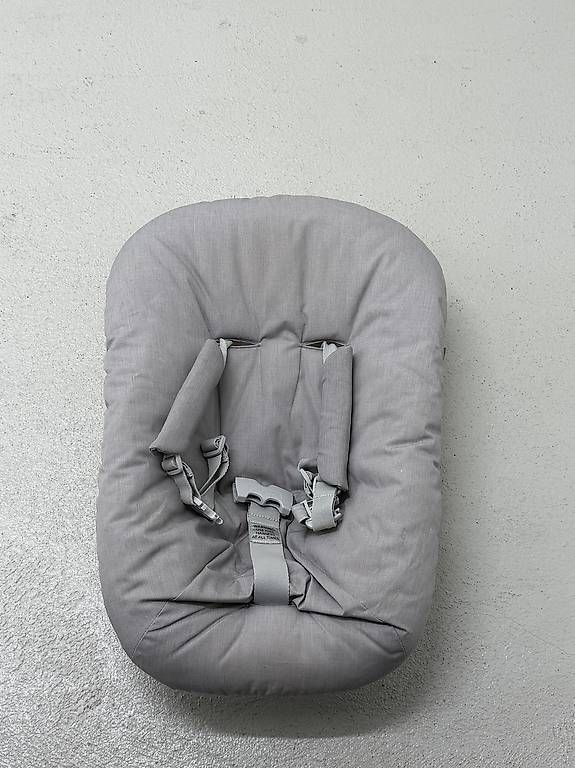 Chaises hautes: STOKKE® - TRIPP TRAPP® Newborn Set Light Grey – D'occasion à Zürich par dec_qk7z