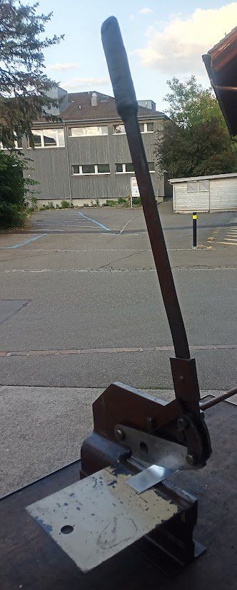 Tutti gli attrezzi: Handhebel Blechschere Marke Samson Made in England – Usato da Wettingen venduto da Andres64