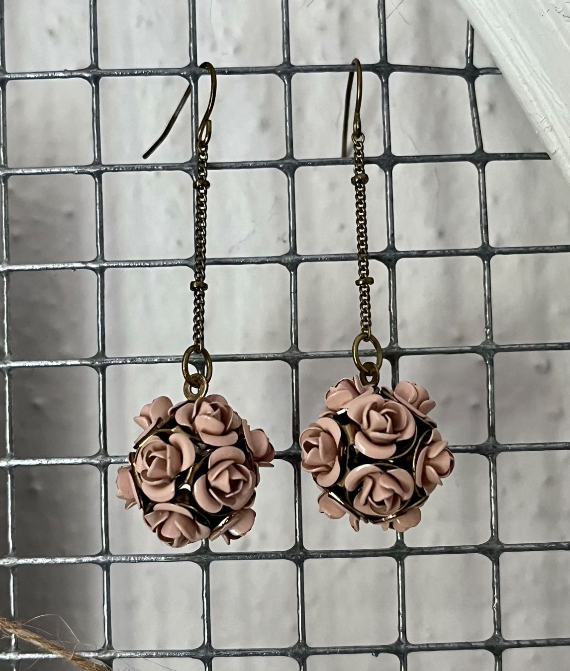 Orecchini pendenti & Orecchini a lobo: Orecchini rose shabby chic – Usato da Breganzona venduto da mas_tv72 2