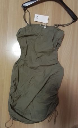 Spezielles Sommerkleid NEU / olivgrün / Gr. 36 (NP Fr.39.95)