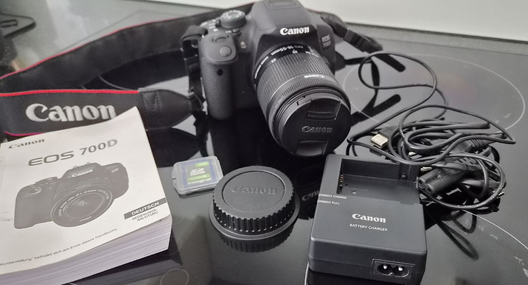 Canon Kamera: Canon EOS 700D Kamera, Tasche, Zubehör, +Weitwinkelobjektiv – Gebraucht aus Männedorf von CWE