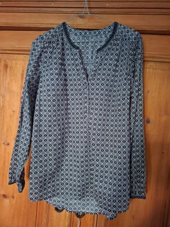 Bluse Baumwolle mit Chrälleli-Verzierung