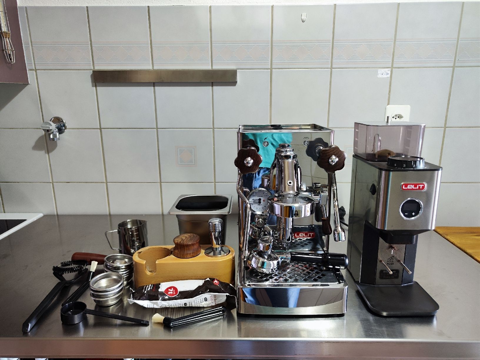 Lelit Macchine per caffè & Macchine per espresso: Kit complet, machine espresso Lelit occasion – Usato da Genève venduto da baker02 3