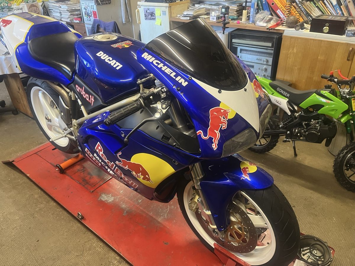 Strada: À vendre Ducati 748 – Usato da Arzier-Le Muids venduto da Jmb1960 2