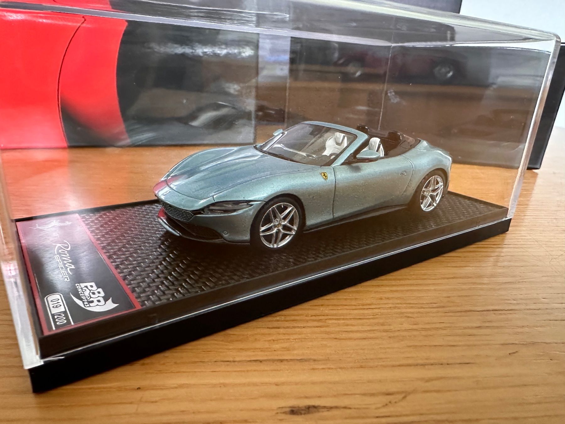 Ferrari Modellautos: Ferrari Roma Spider Celeste Tevere 1/43 – Neu und originalverpackt aus Stein AR von Krabbe2