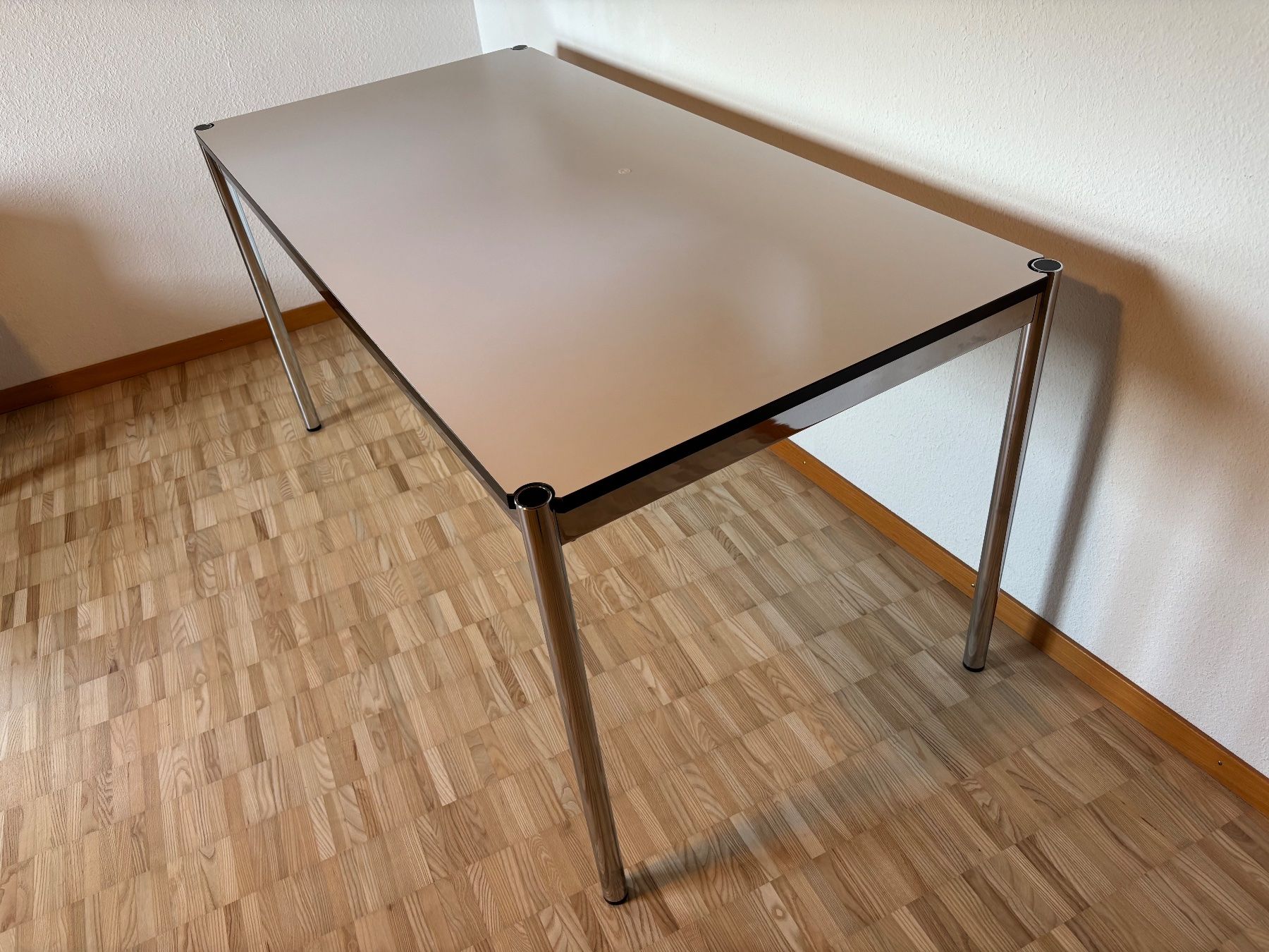 USM Bureaux: USM Haller Schreibtisch – D'occasion à Feldbach par Olive1 4