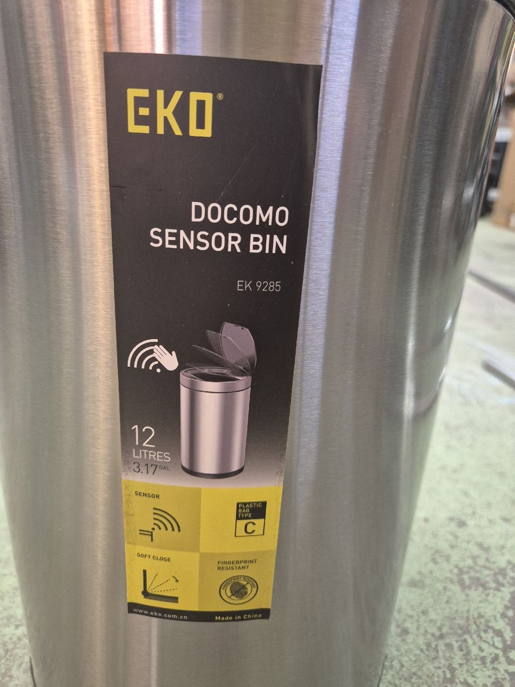 Cestini per rifiuti: EKO DOCOMO Sensor Mülleimer 12L Edelstahl neuwertig – Usato da Ermenswil venduto da dardarohn 1
