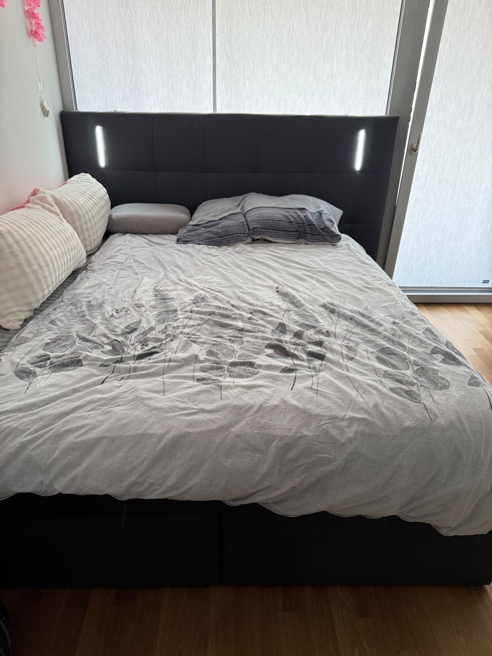 Letti: LED-Boxspringbett BILBAO 160 × 200 cm Anthrazit – Usato da Turbenthal venduto da Ray_men 2