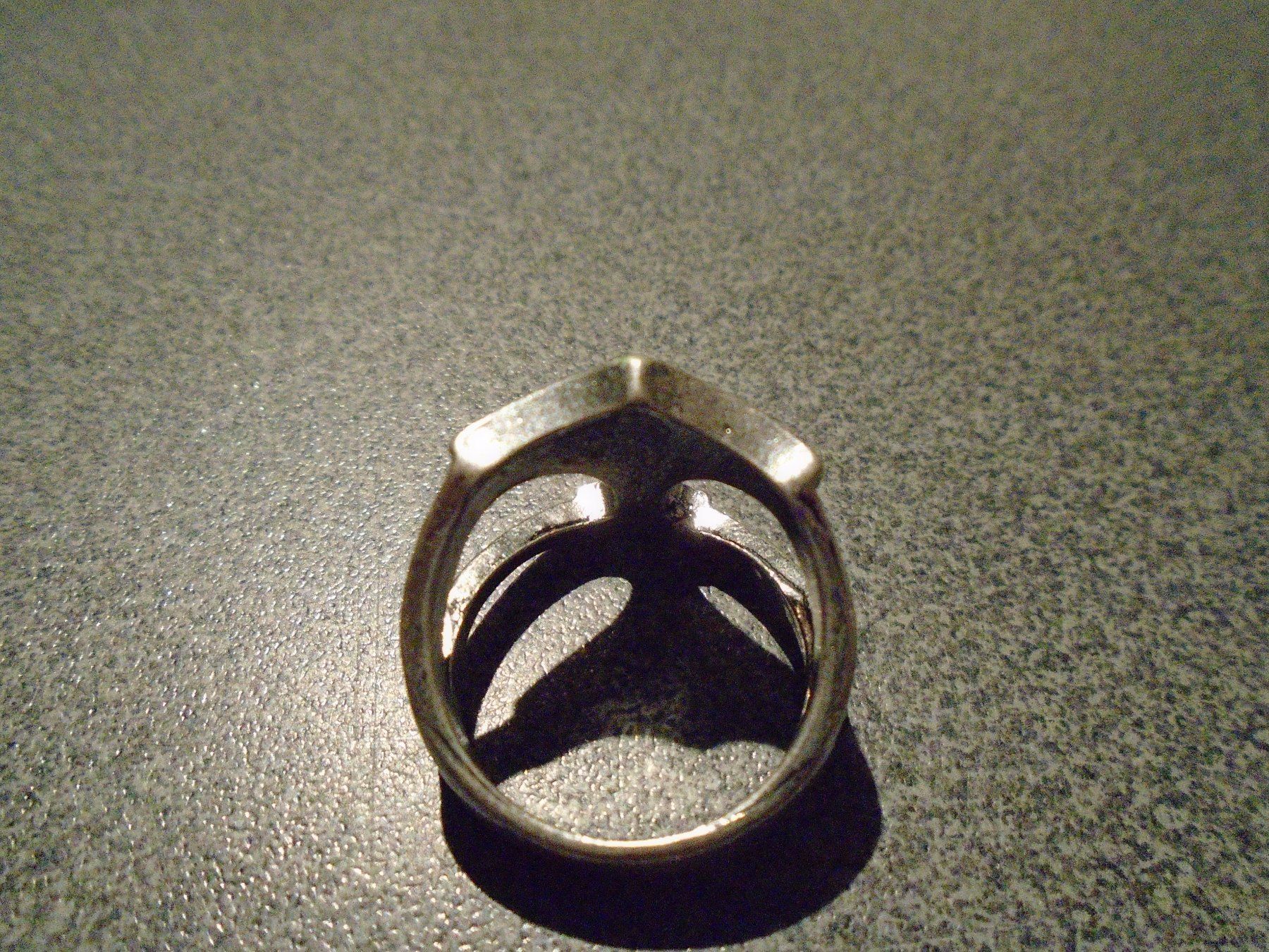 Anelli: Ring silberfarbig, schwarz, Pokal – Nuovo e nell'imballaggio originale da Zürich venduto da abraxas1291 2