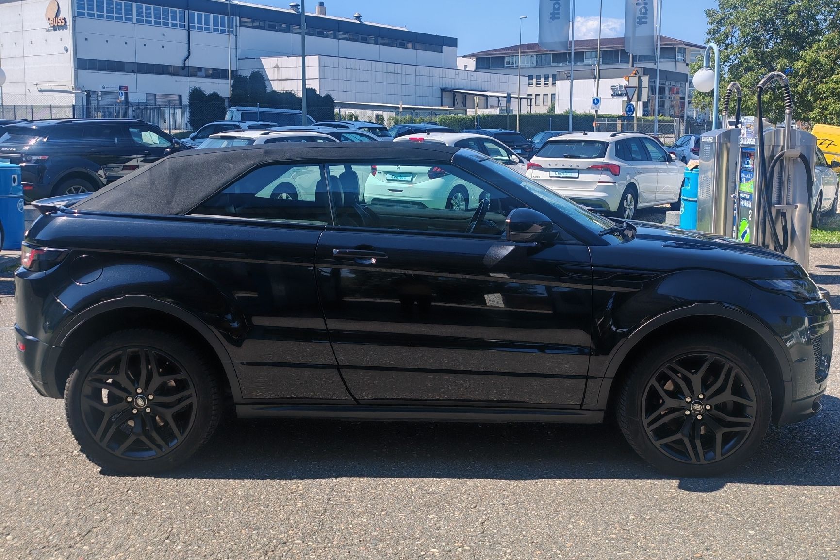 Land Rover Automobili: Range Rover Evoque Cabriolet noir, superbe affaire! – Usato da Basel venduto da ICI-CHEZ-NOUS 3