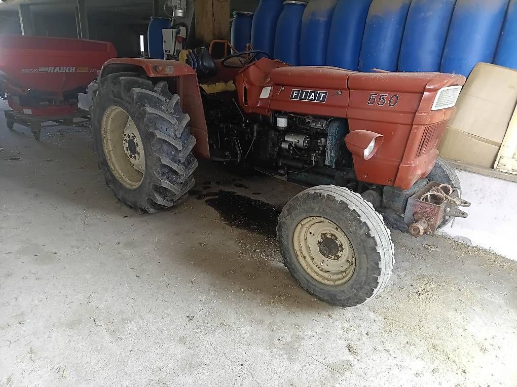 Fiat Tracteurs: Traktor Fiat 550 mit Unfallschaden – Défectueux à Baar par hirsch92 2