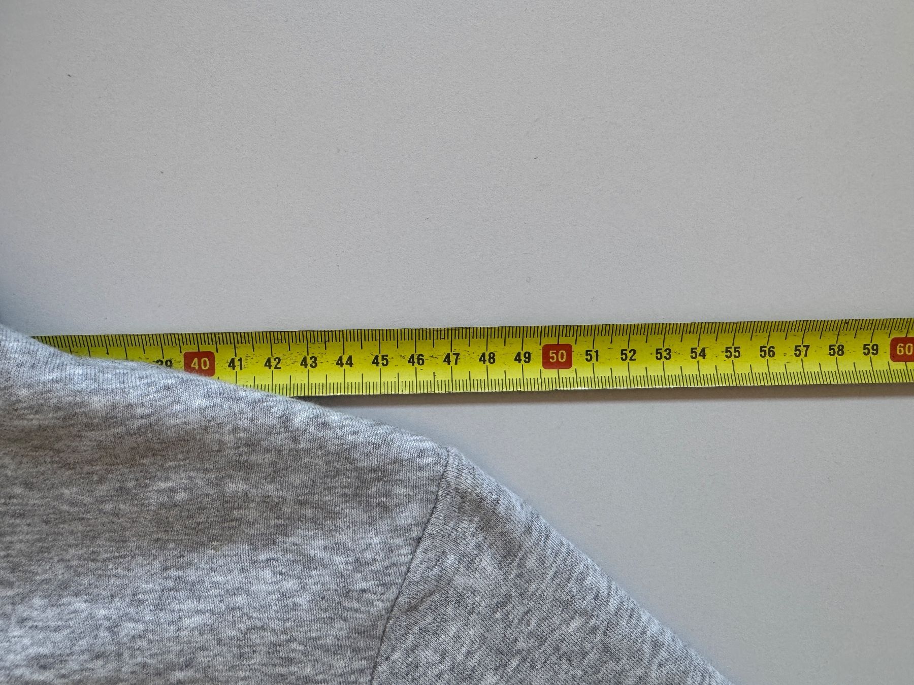 Reebok Maglioni & Felpe: Reebok pullover hoodie Size M – Usato da Neuchâtel venduto da _Easy_to_Find_ 4
