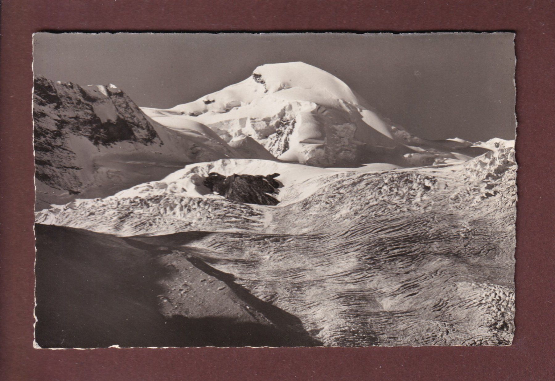 Cartoline postali: SAAS-FEE - Allalinhorn - E. Gyger – Usato da Pully venduto da nicecards