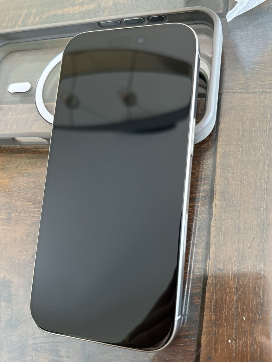 Apple Telefoni cellulari / Smartphones: iPhone 16 pro 128GB - natural titanium – Nuovo (secondo la descrizione) da Le Sentier venduto da Hadorn_11 6