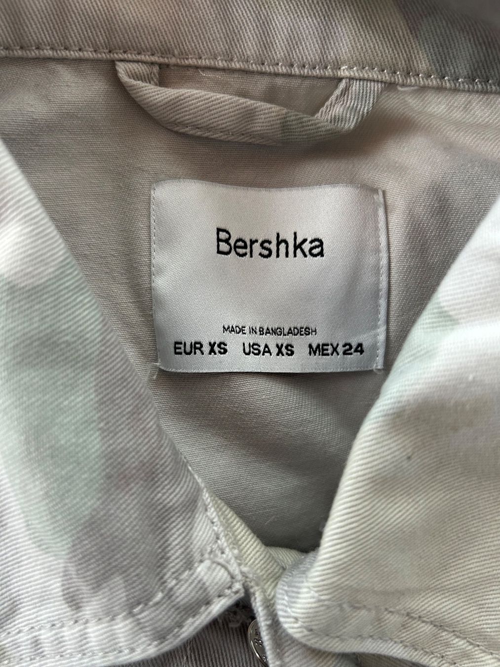 Bershka Giacche: Jeansjacke Camouflage XS – Usato da Dagmersellen venduto da sniff64 2
