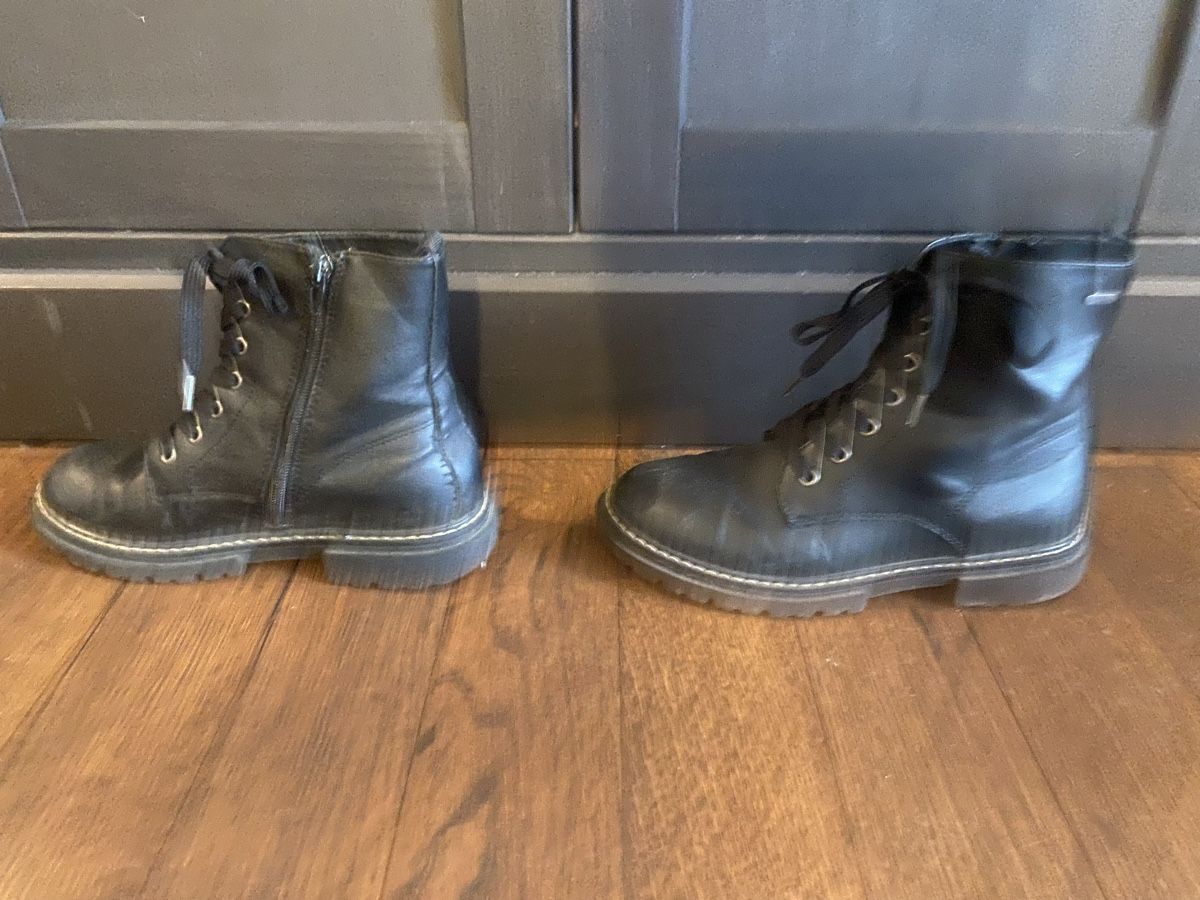 Esprit Scarpe per ragazze: Winter Stiefel Esprit schwarz, Grösse 35 – Usato da Unterengstringen venduto da Homeseller