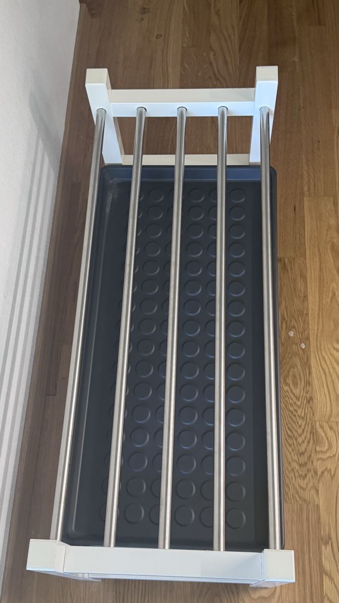 Ikea Porte manteau: TJUSIG Schuhaufbewahrung – D'occasion à Obfelden par Liisaa.K 1