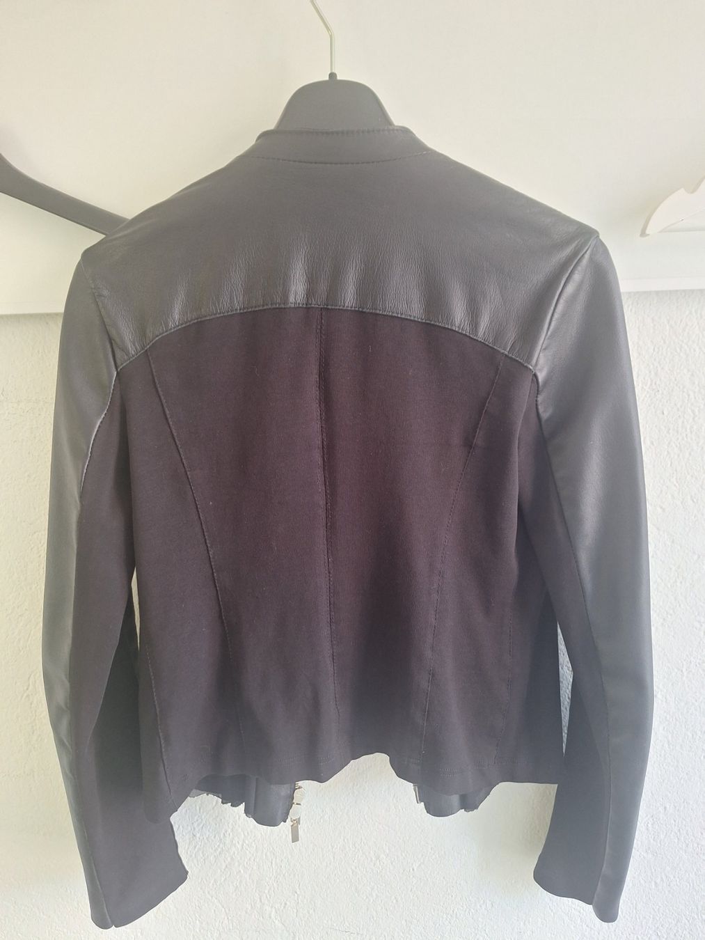 Giacche: Leichte kurze Lederjacke tailliert, Leonardo Gr. S – Usato da Zug venduto da BibiB 1
