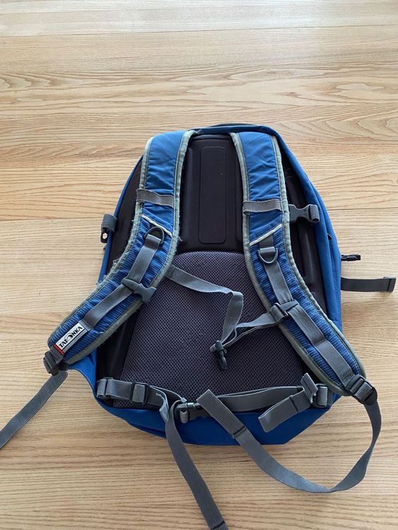DC Comics Batman Rucksack Für Kinder - Ca. 32x27x9 Cm, 7 Liter Volumen, Aus Robustem Polyester - Ideal Für Schule & Freizeit