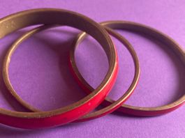 Rote Armbänder (3 Stück)