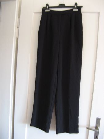 Hose schwarz Gr. 36 Na-kd