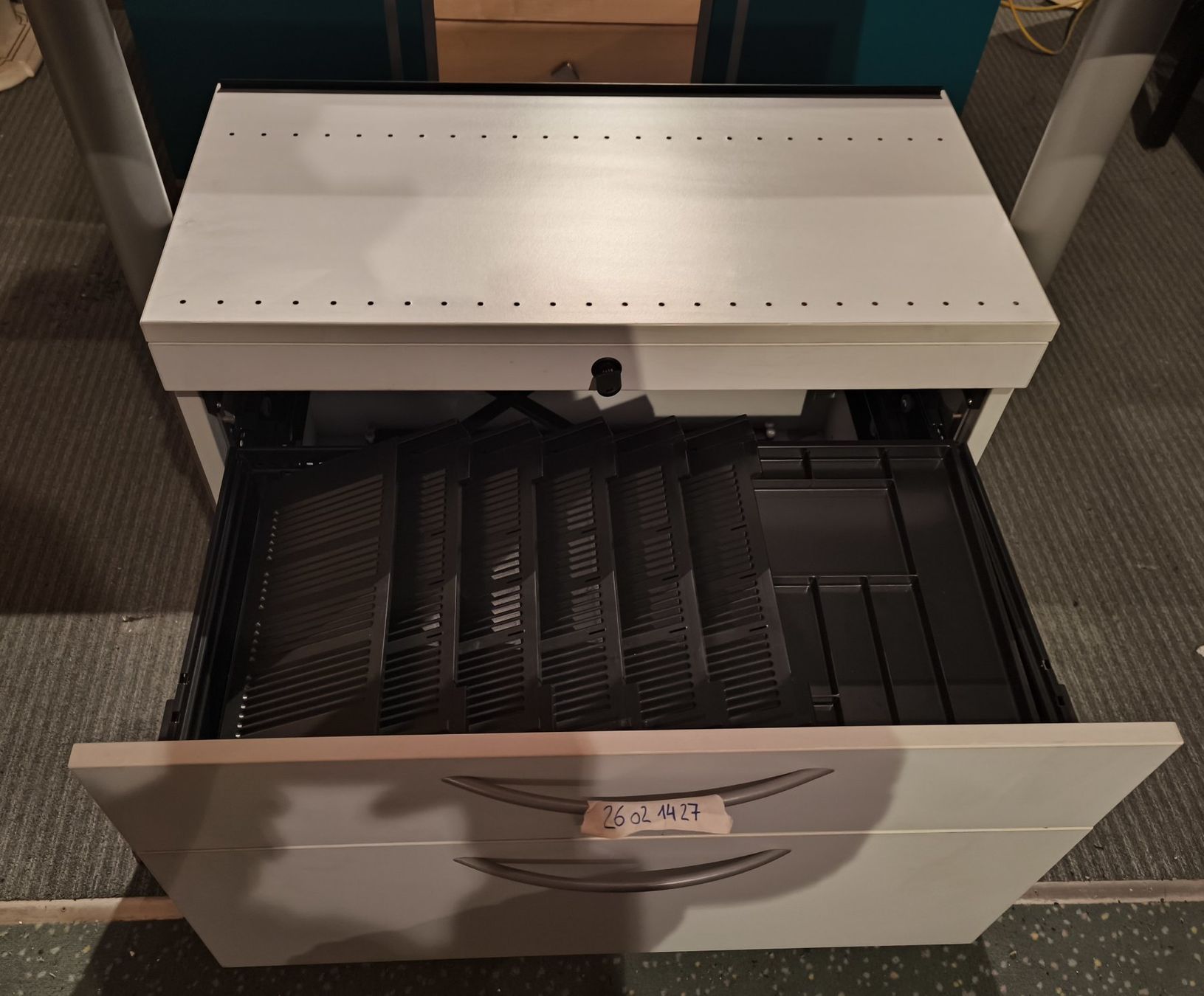 Banconi: Büro Rollcontainer mit  Tischablage Züco – Usato da Rorschacherberg venduto da snOOpydOg11 3