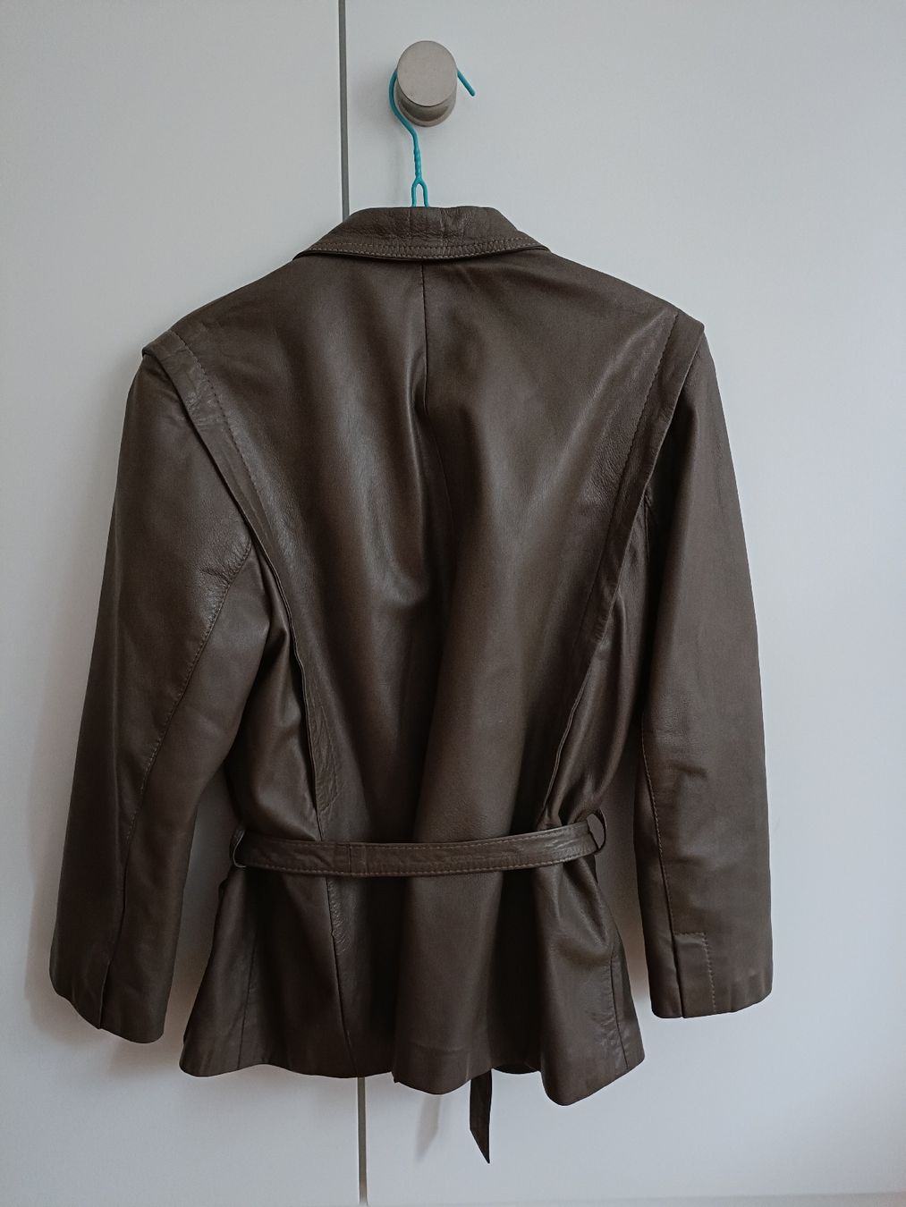 Giacche: Vintage Lederjacke Khaki – Usato da Chur venduto da ChabaNala 5