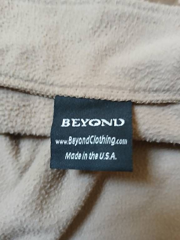 Giacche: Beyond Clothing A5/Rig Softshell Old Gen – Usato da Rothenfluh venduto da tho_rly2 1