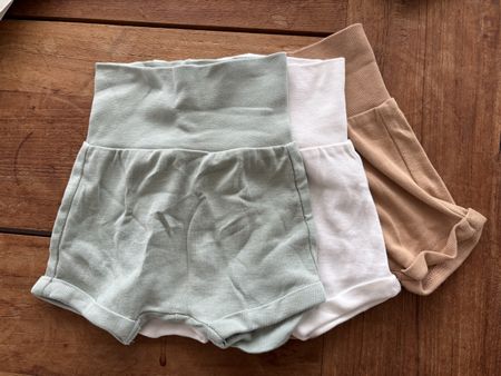 Süsse kurze Hosen wie neu, Gr. 50