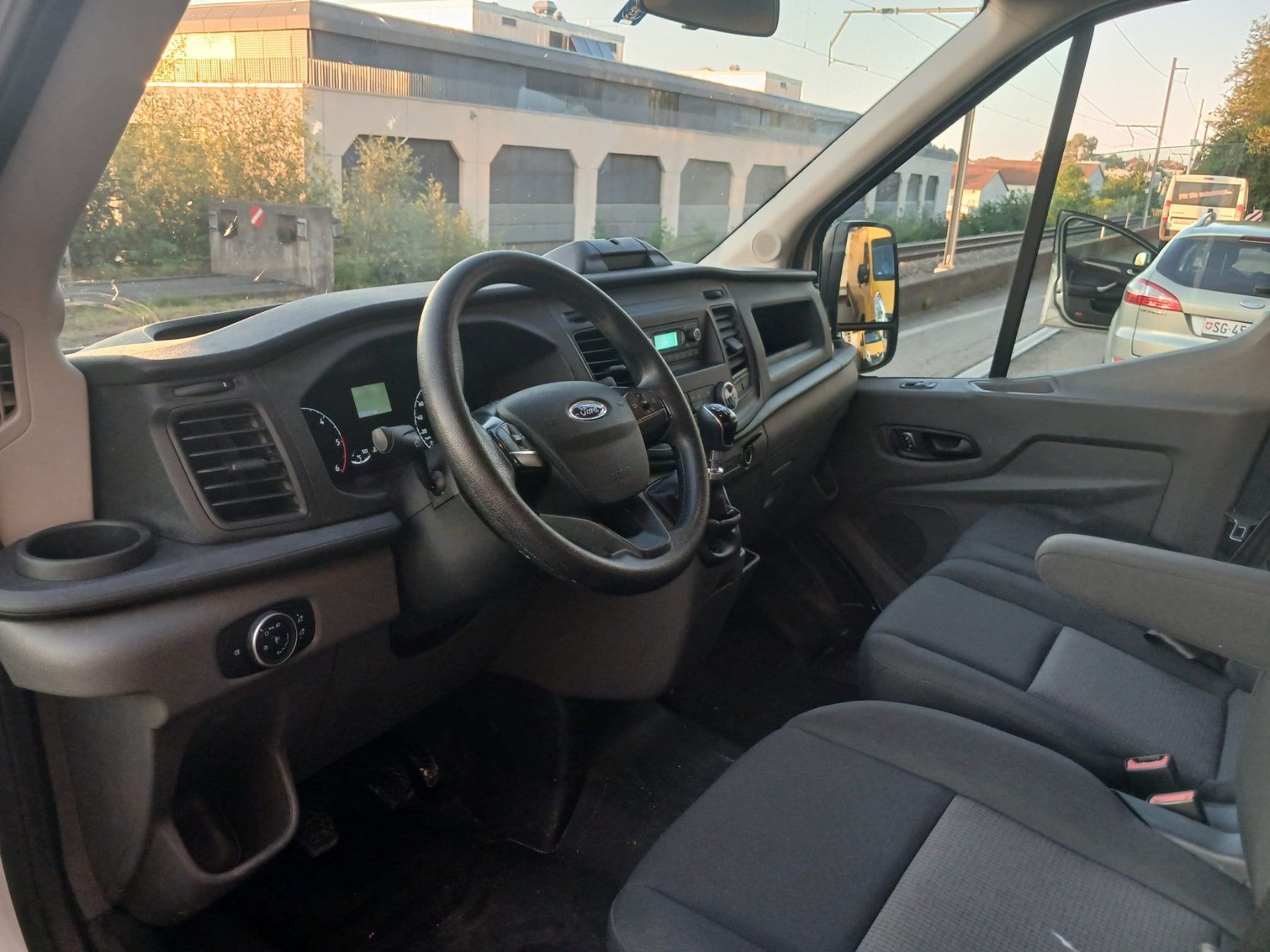 Ford Veicoli commerciali: Ford Tranzit 290 L2 2.0 Diesel – Usato da St.Gallen venduto da Nele23 3