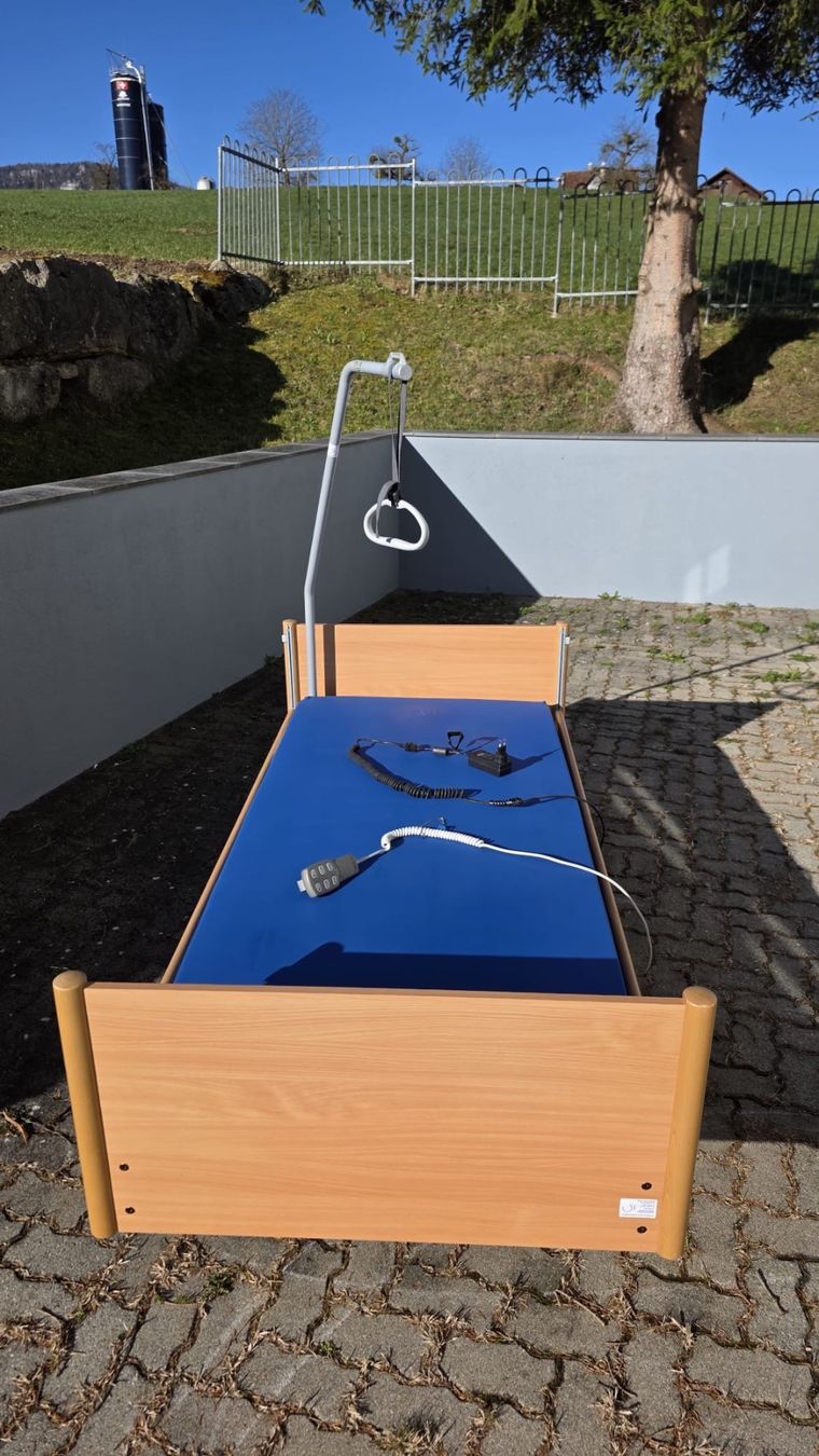 Letti: Lit de soin Belluno - Fabricant : Hermann Bock – Usato da Moutier venduto da tachette02 1