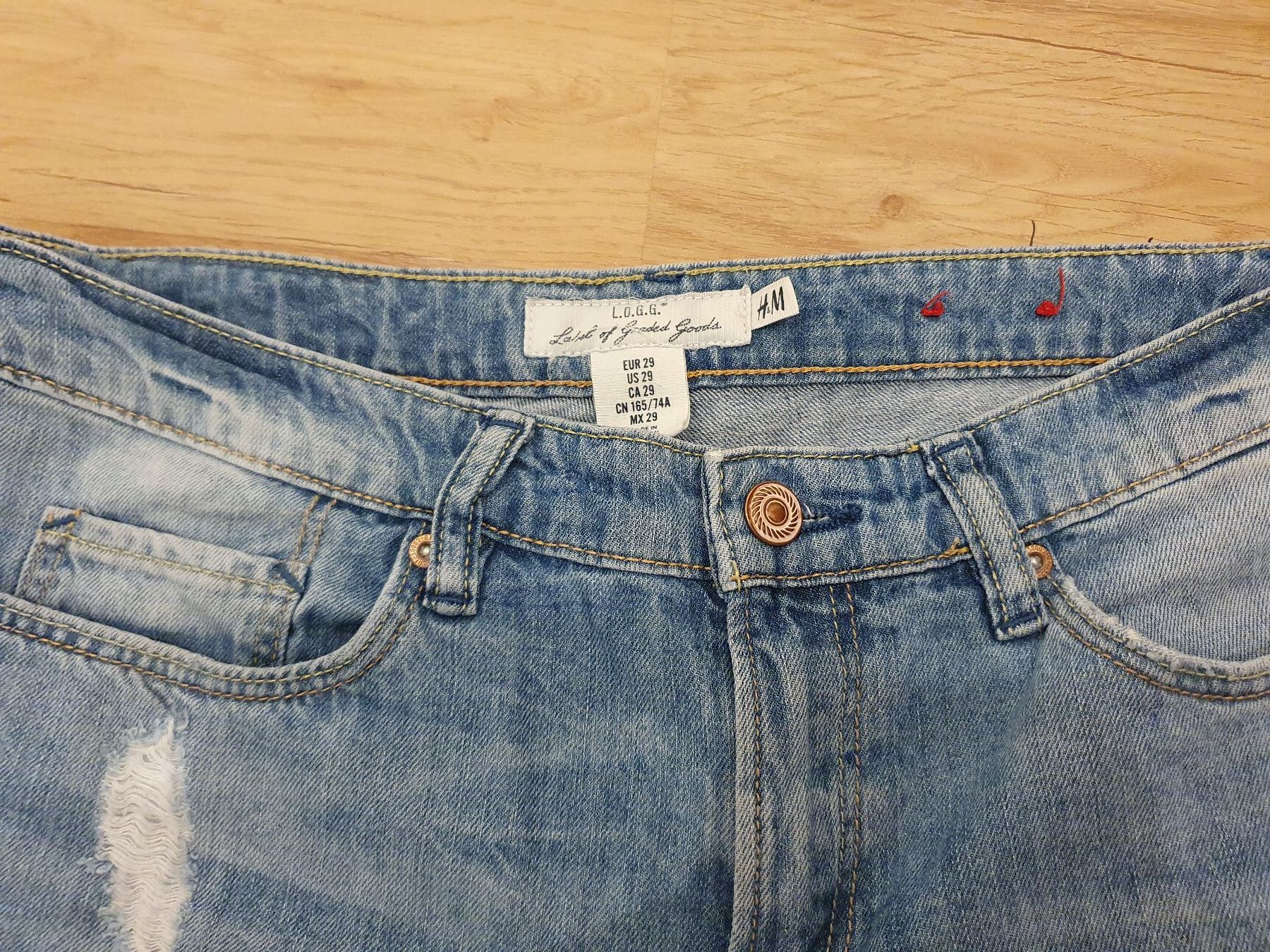 H&M Pantaloni: Damen Jeans Short, H&M  Gr. 29, blau – Usato da Heinrichswil venduto da sabi2809 1