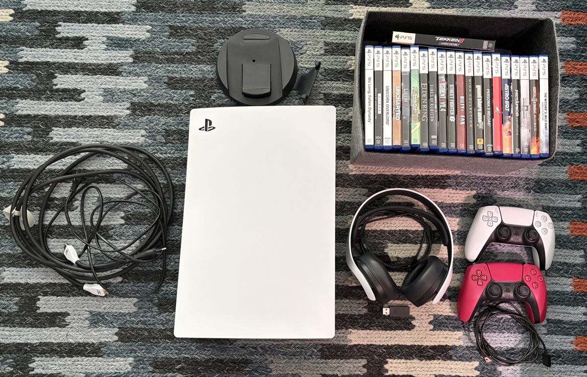 Sony Consoles: PlayStation 5 Console with Games and Accessories – D'occasion à Dübendorf par Zaibatsu1988