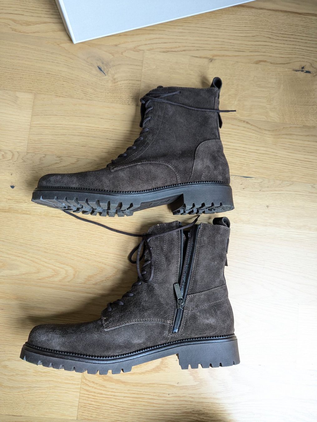 Tamaris Scarpe da donna: Bottines Tamaris Mocca Suede taille 41 – Usato da Vevey venduto da Manicky 1