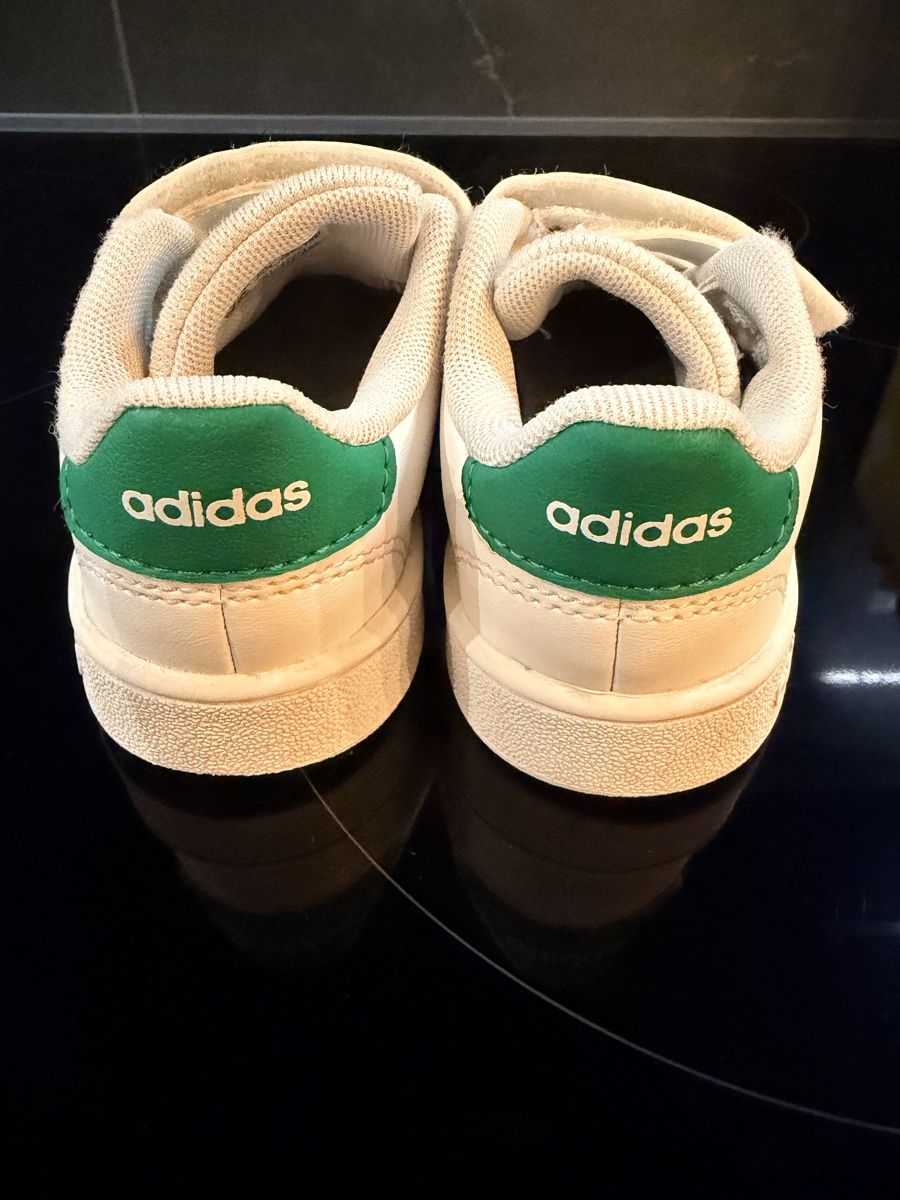 Adidas Chaussures garçon: Adidas nr.23 – D'occasion à Sigirino par RamonaLamboo 2