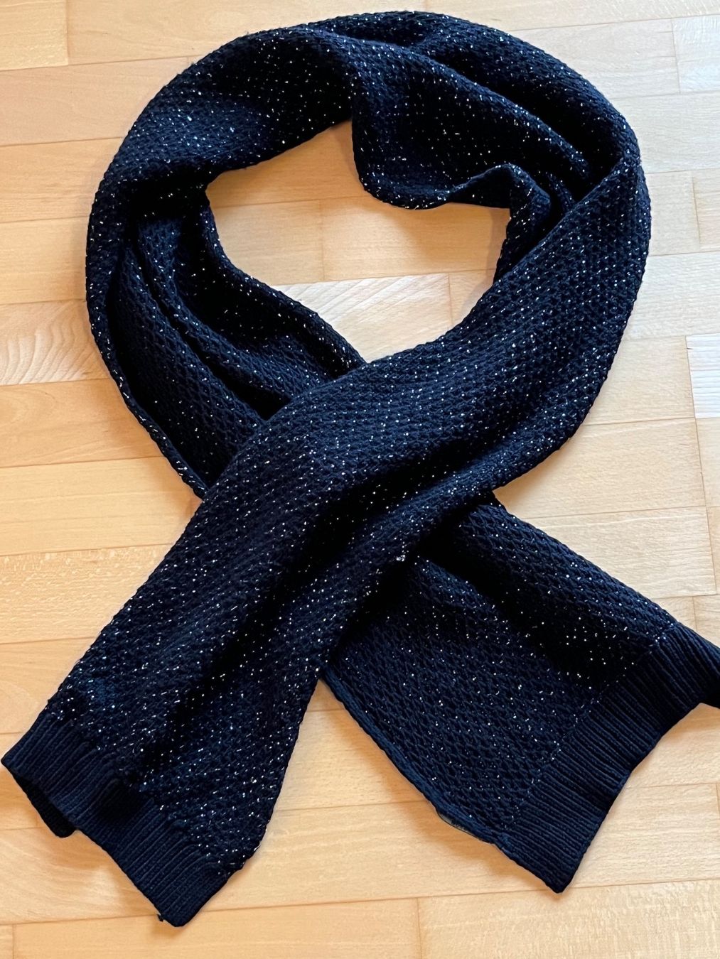 Hugo Boss Foulard & Sciarpe: Strickschal von BOSS Schwarz NEU – Nuovo (secondo la descrizione) da Zollikon venduto da Mar126 1
