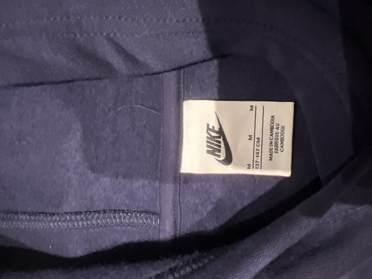 Nike Pullover & Sweatshirts: Nike Kapuzenpullover  – Gebraucht aus Bottmingen von ale3829 1