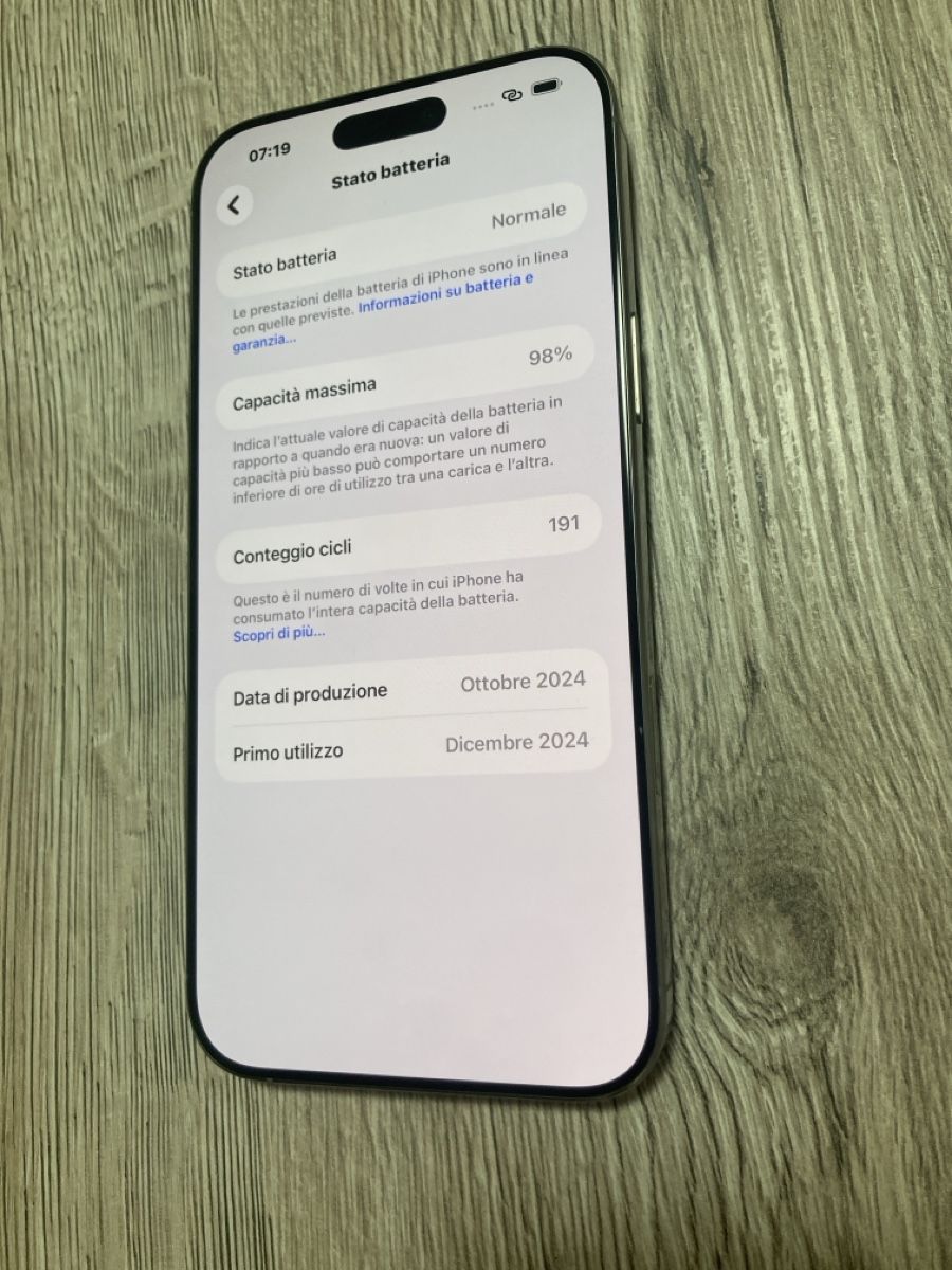 Apple Telefoni cellulari / Smartphones: iPhone 16 Pro Max 256 GB in Grau – Usato da Basel venduto da SEL.BS