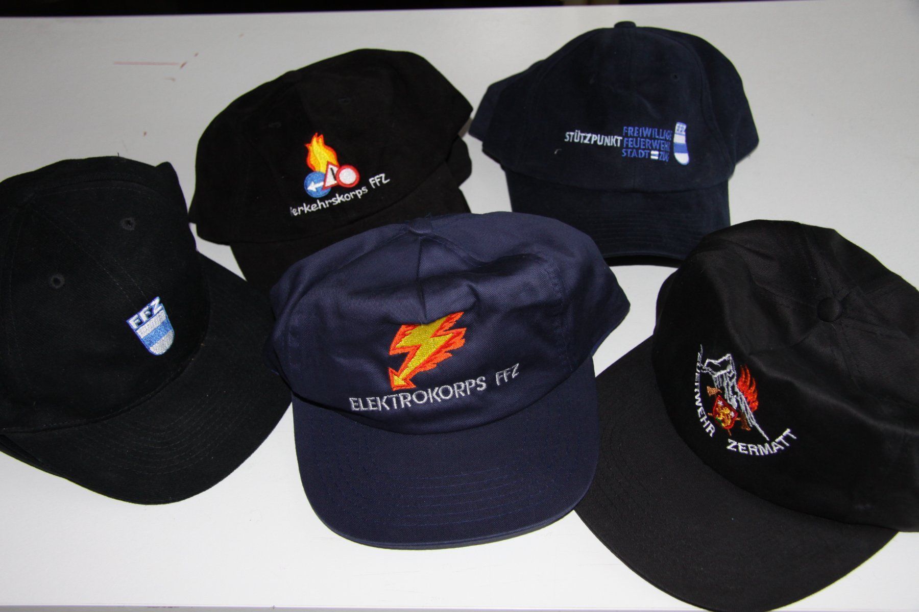 Altro in  Abbigliamento & Accessori: 9 Caps von Schweizer Feuerwehren – Usato da Baar venduto da ben_vrx8