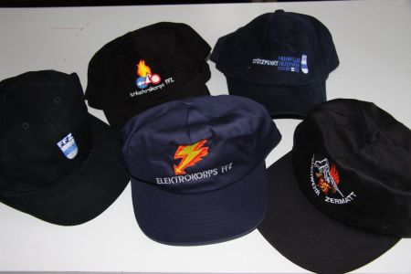 9 Caps von Schweizer Feuerwehren