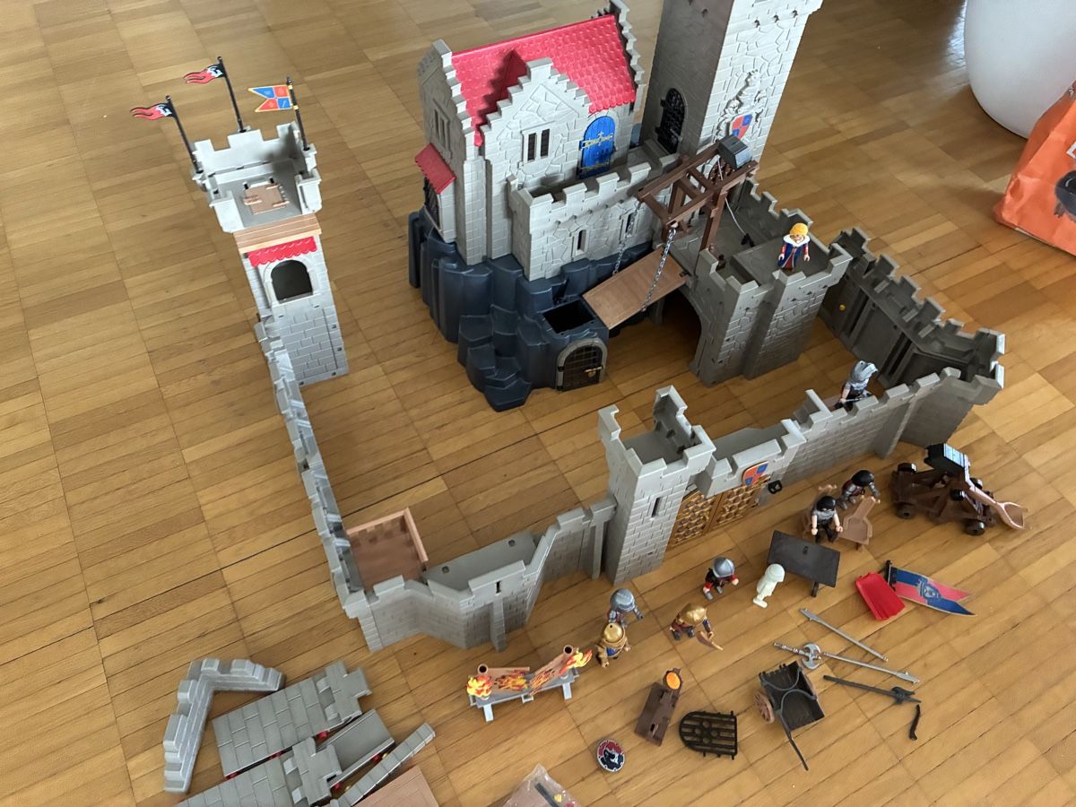 Playmobil Giocattoli: Playmobil Löwenritterburg gross – Usato da Stäfa venduto da Clandestino04 4