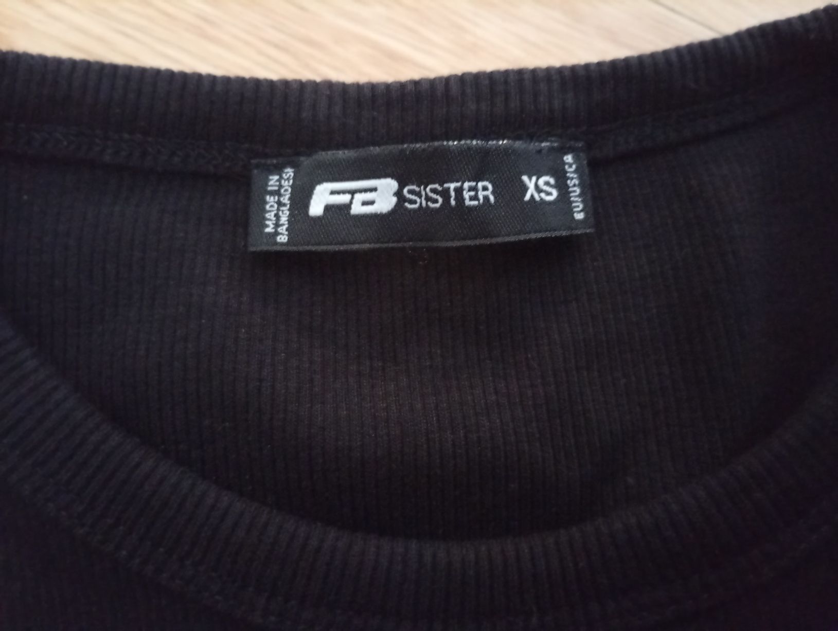 Pullover & Sweatshirts: FB Sister Crop Pullover Schwarz Grösse XS  – Gebraucht aus Worben von ersa01 2