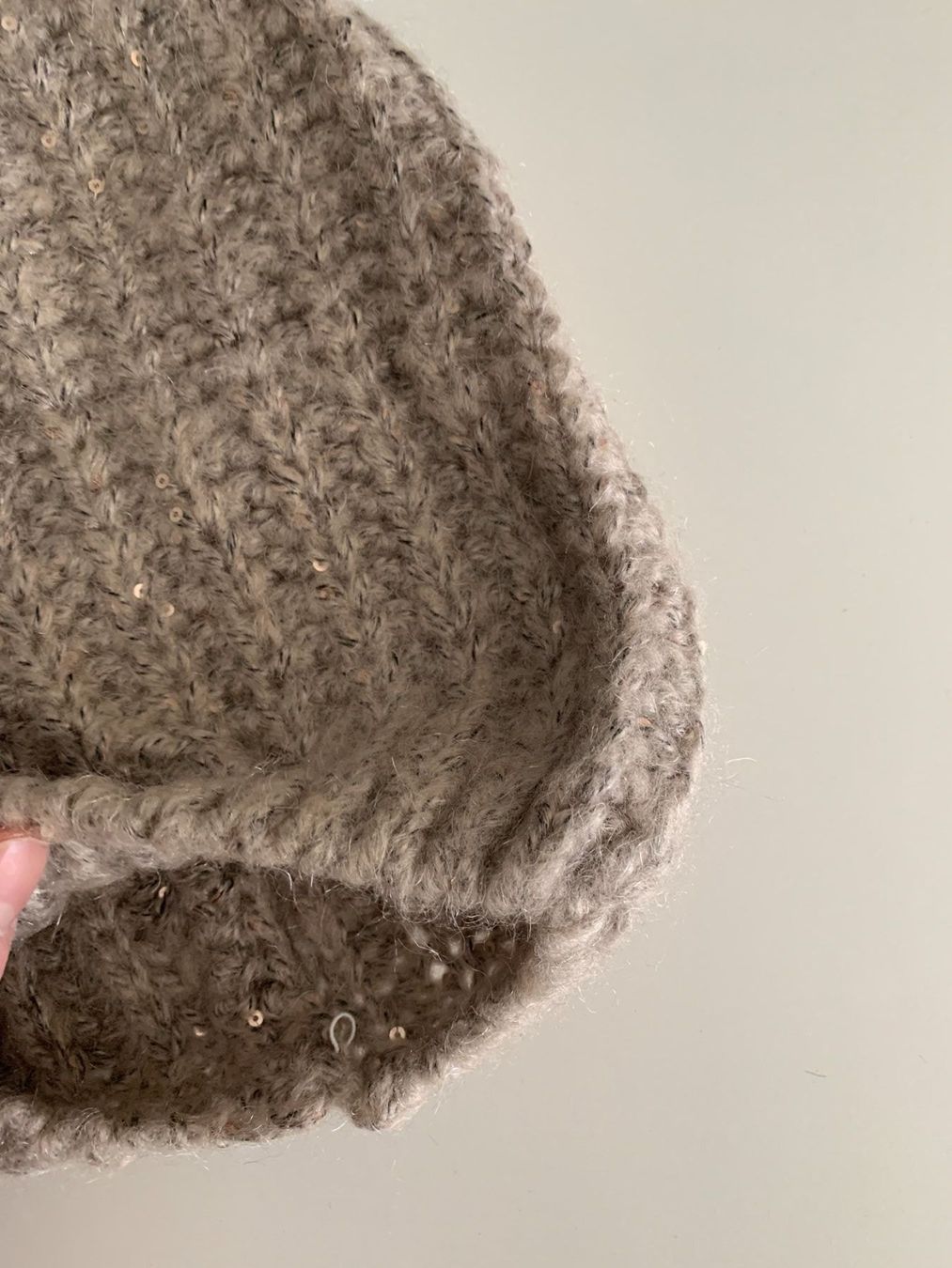 Copricapi, berretti & cappellini: Strickmütze Kappe taupe m. Pailletten – Usato da Zürich venduto da Diazaio 1