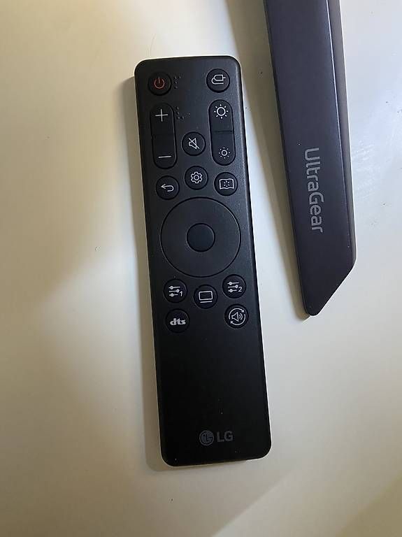 Fernseher: Écran 27" LG 27GS95QE (OLED) – Gebraucht aus Ste-Croix von Iligo 4