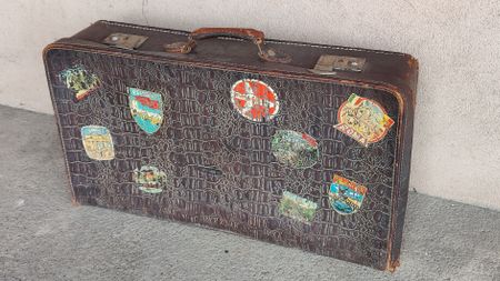 70er Jahre Reisekoffer mit Aufkleber, Vintage (LG-A)