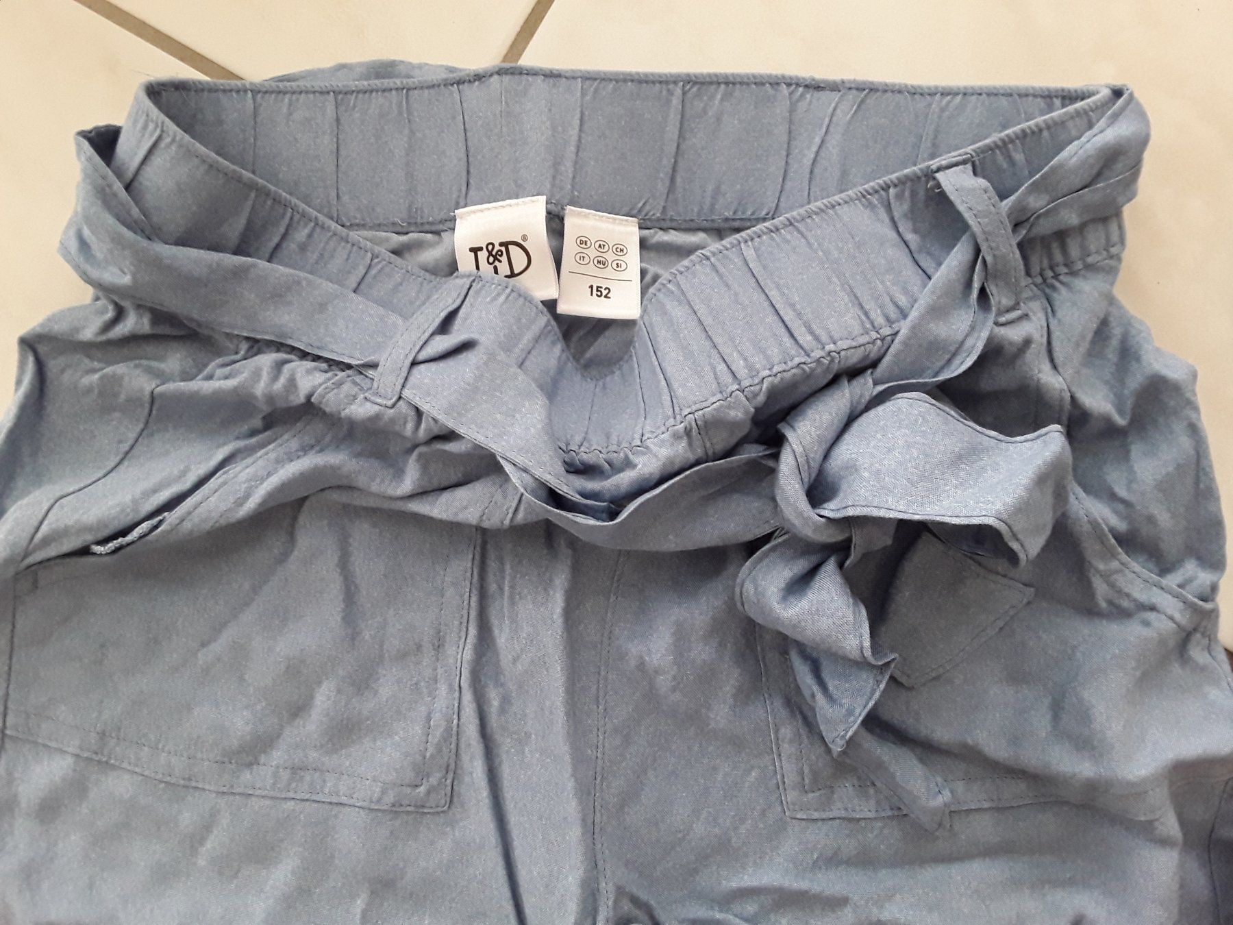 Pantaloni: 2 Paar leichte Sommerhosen Gr. 152 – Usato da Heimberg venduto da Samprof 2