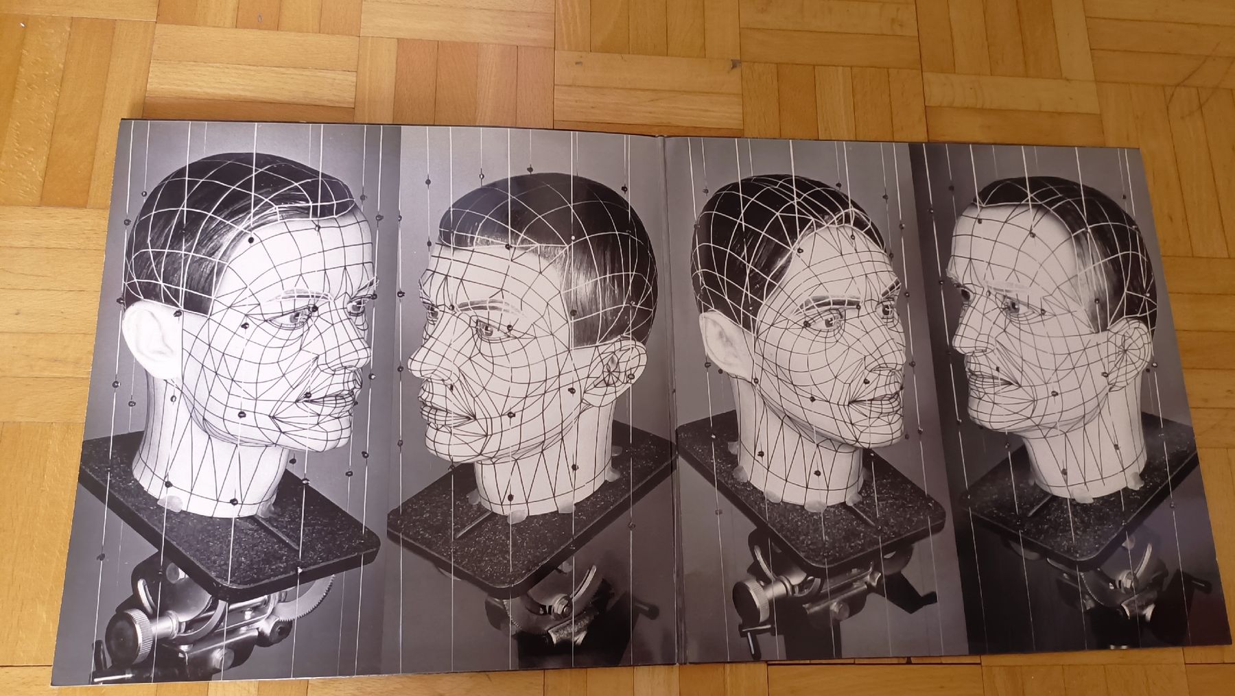 Dischi in vinile: Kraftwerk - Electric Cafe LP – Usato da Luzern venduto da cryptonic79 2