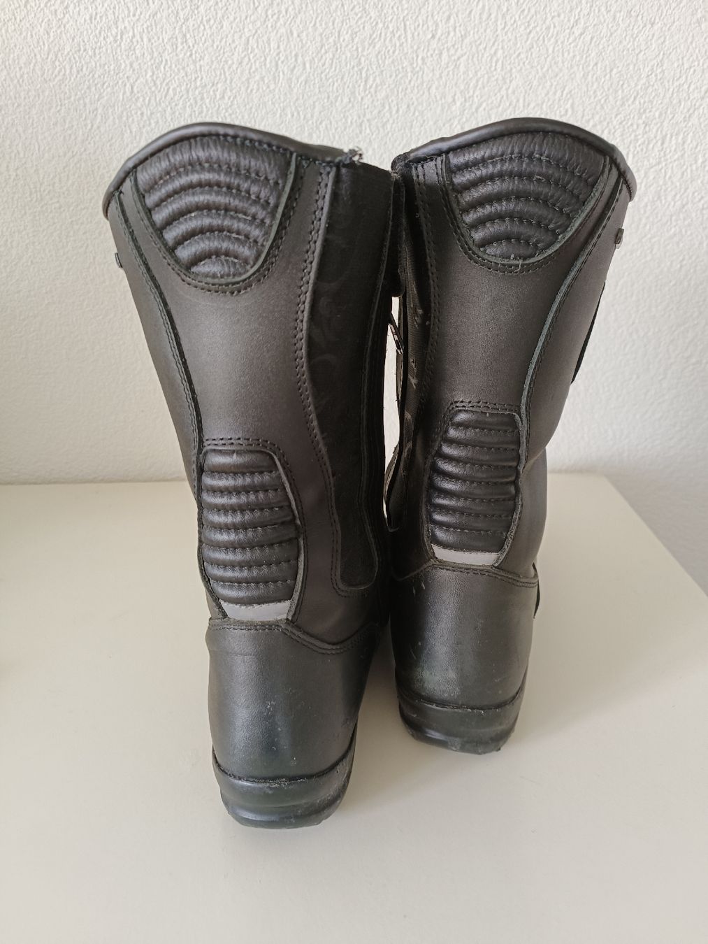 Scarpe da donna: Tourenstiefel, Grösse 40, Schwarz, mit Blessur – Usato da Urtenen-Schönbühl venduto da Ziska29 2