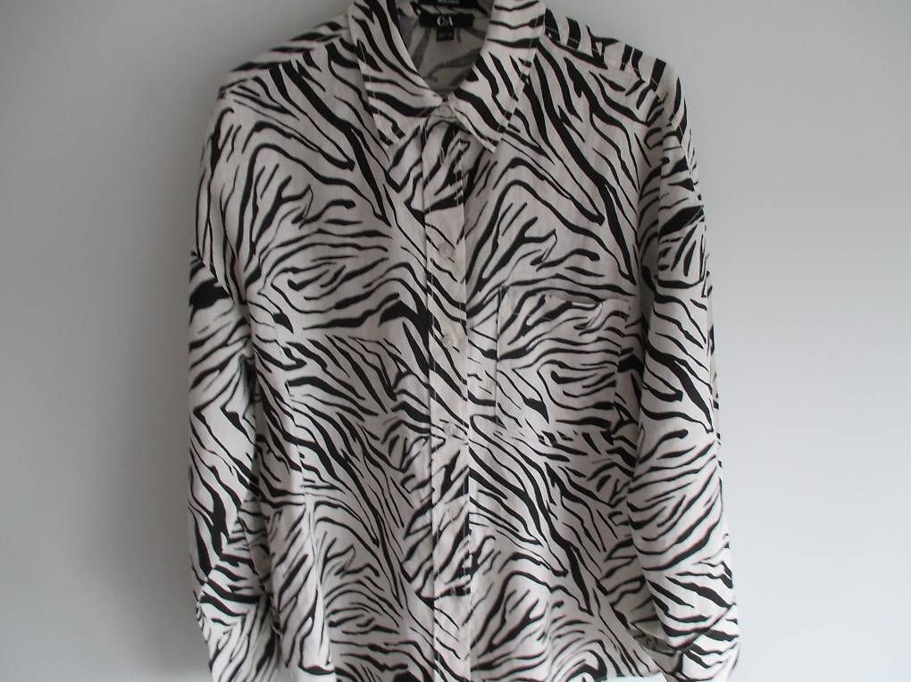Blusen: Bluse Zebramuster, schwarz/beige, Gr.36-40 Oversize - NEU – Neu (gemäss Beschreibung) aus glattfelden von carlo046