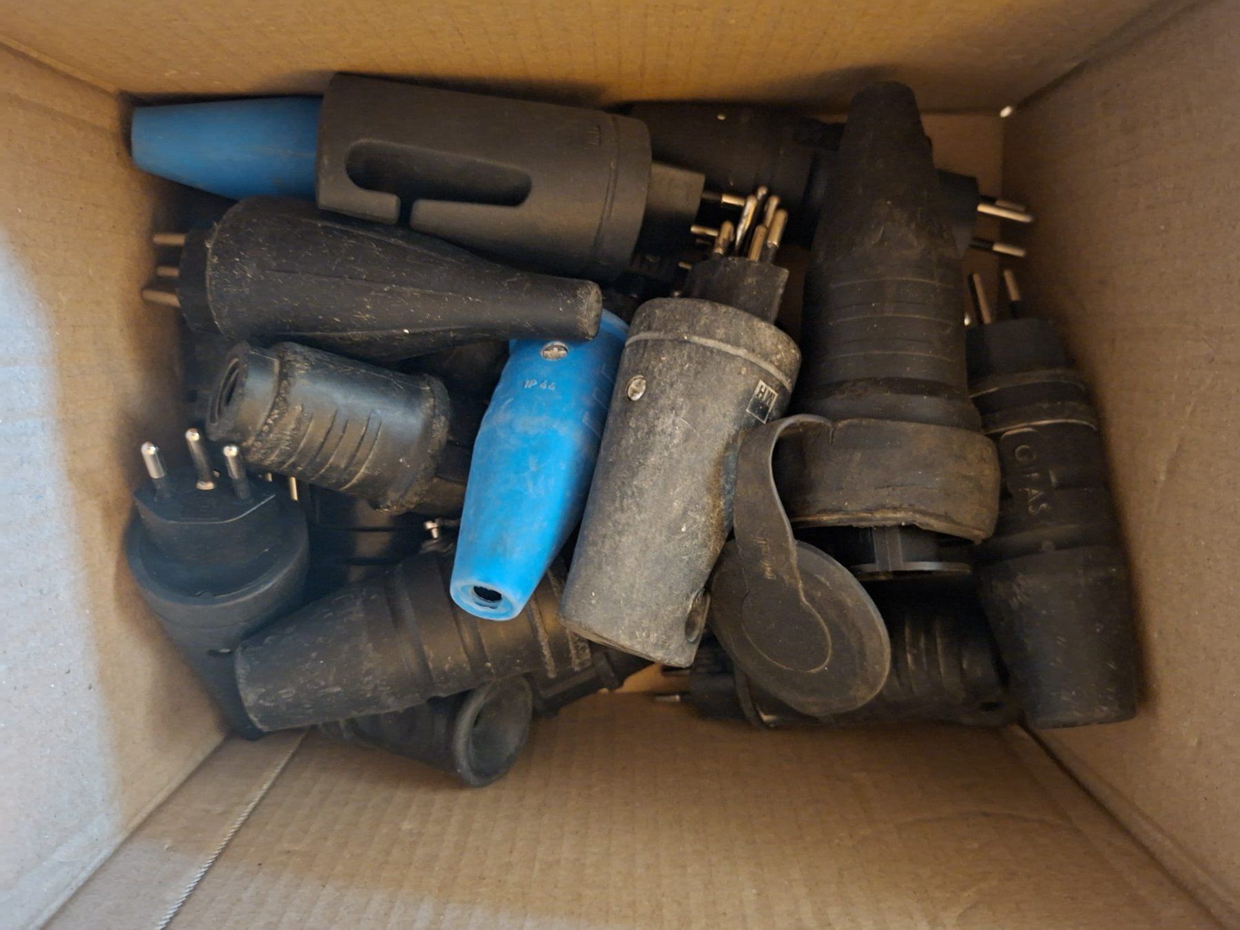 Stecker: Diverse Stecker – Gebraucht aus Emmenmatt von BitHeater